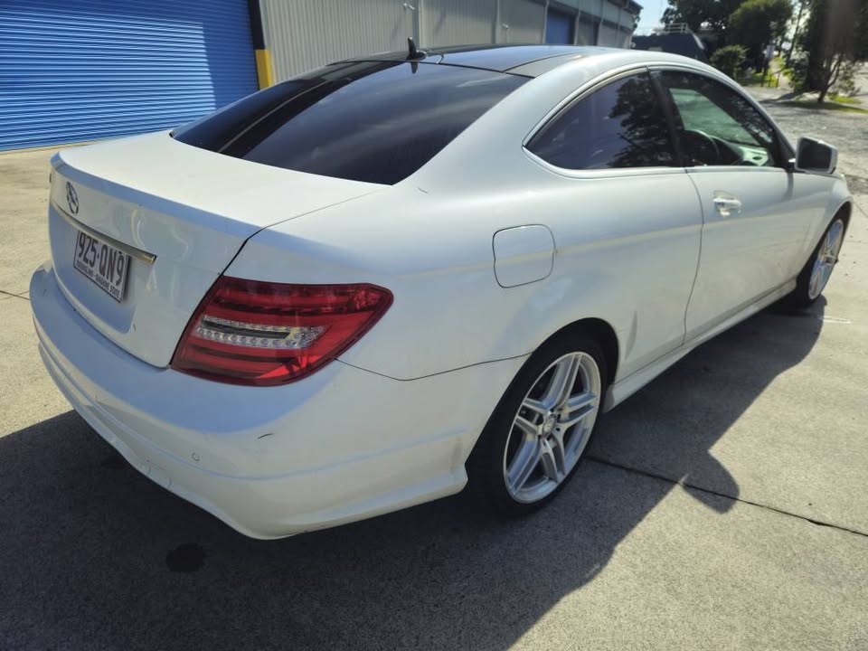 2013 Mercedes-Benz c180 w204 automatic coupe 4.jpg